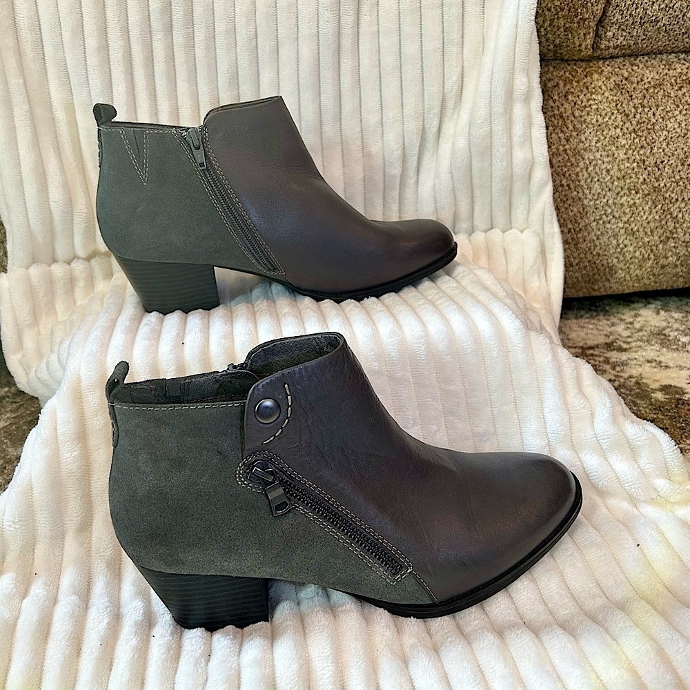 Earth Conway Maple Two tone leather zip detail comfort booties size 10 - Picture 2 of 10